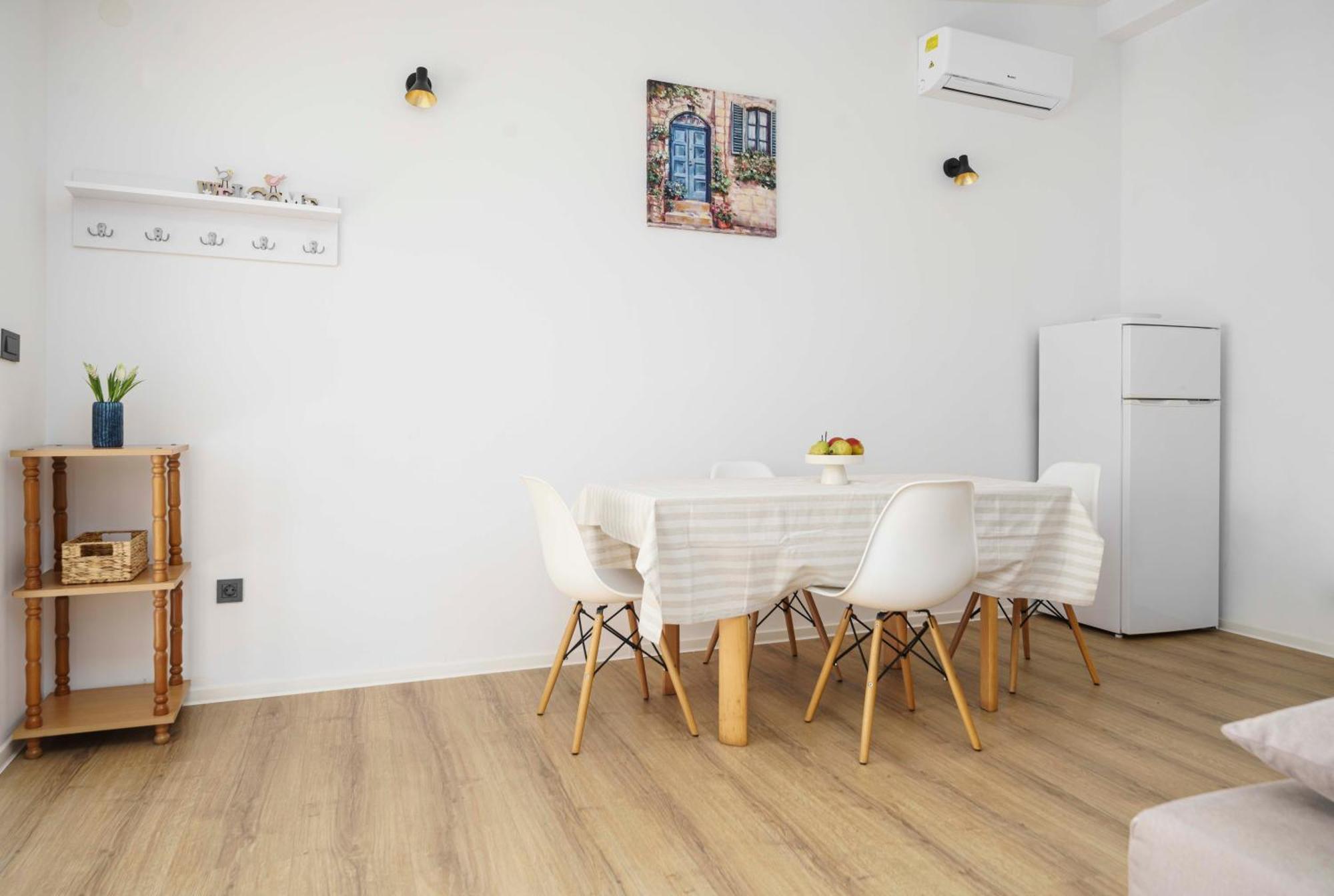 Apartments Vitis - City Centre - Free Parking โวดีเซ ภายนอก รูปภาพ