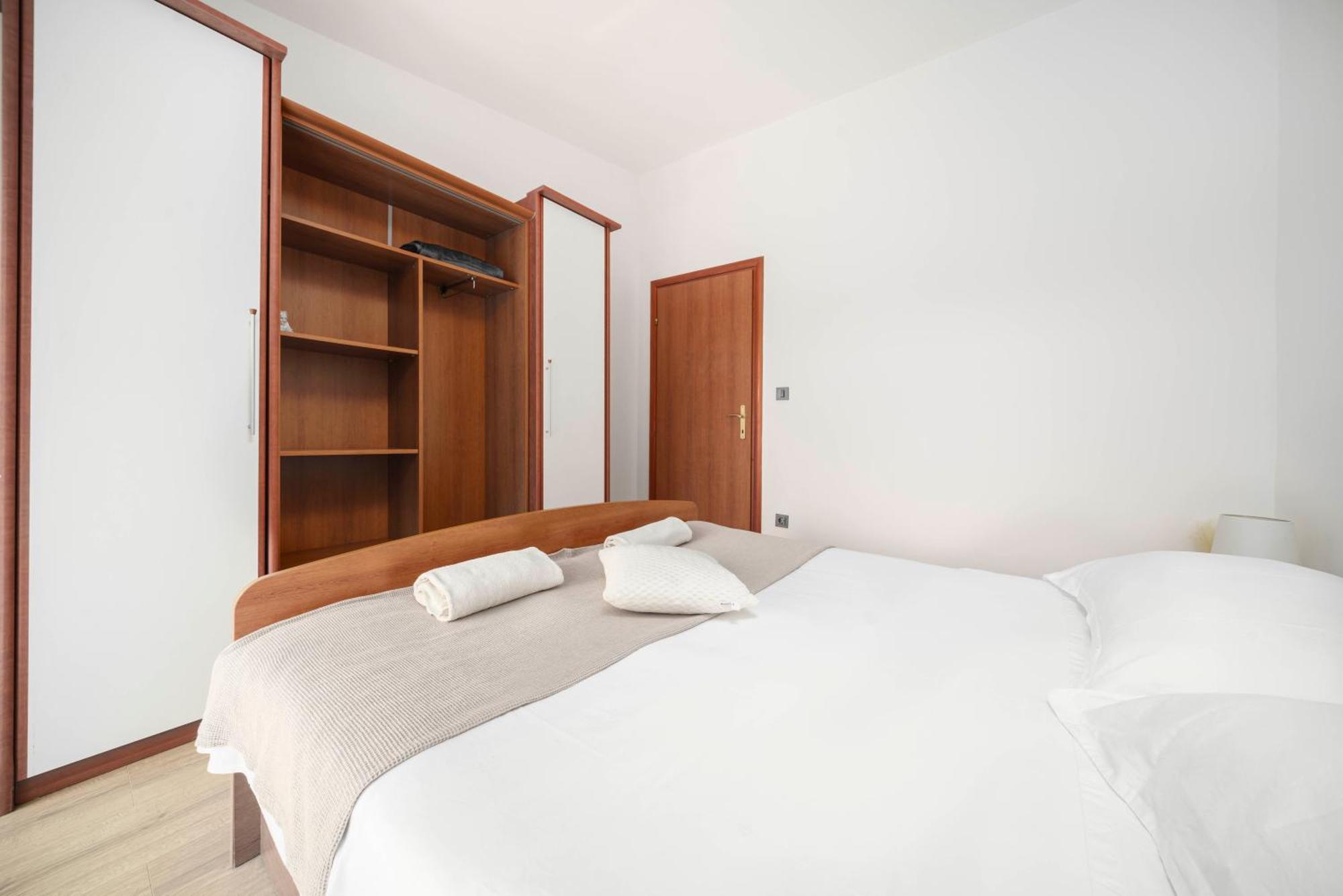 Apartments Vitis - City Centre - Free Parking โวดีเซ ภายนอก รูปภาพ