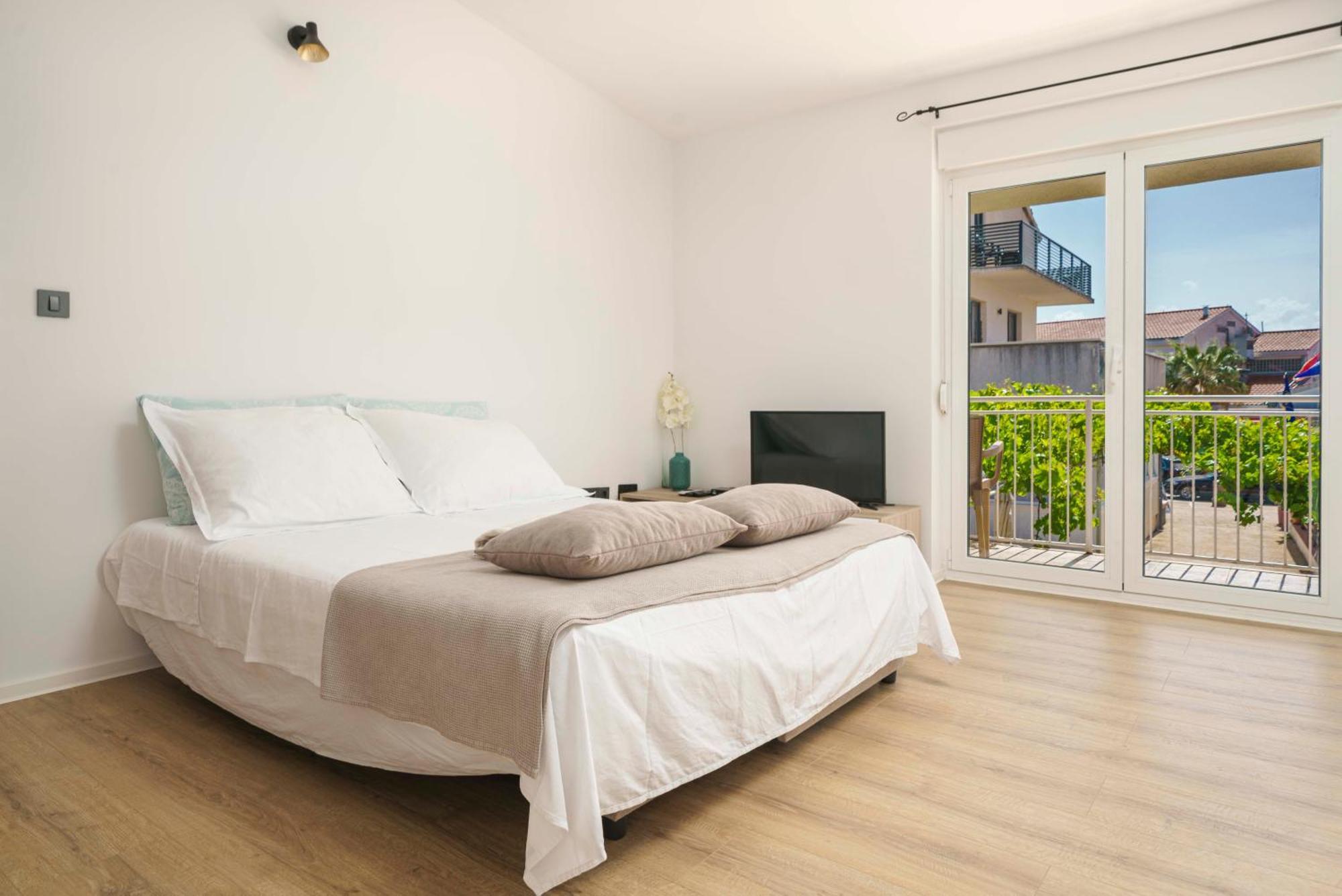Apartments Vitis - City Centre - Free Parking โวดีเซ ภายนอก รูปภาพ