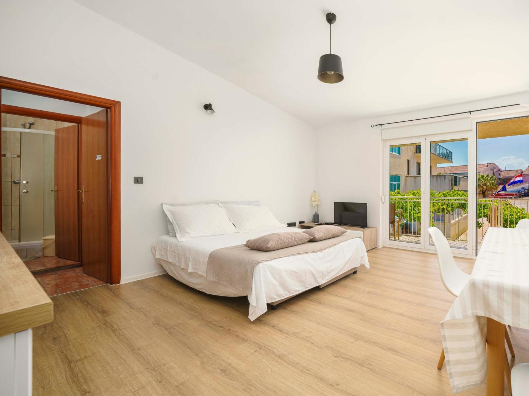 Apartments Vitis - City Centre - Free Parking โวดีเซ ภายนอก รูปภาพ
